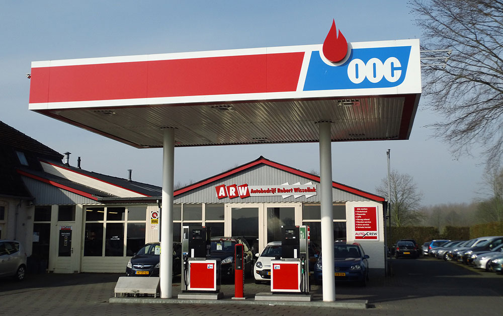 side_1_Tankstation_Baak_Oosterveen_Olie